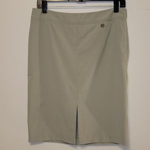 Limited skirt. Size 6. Gray.
